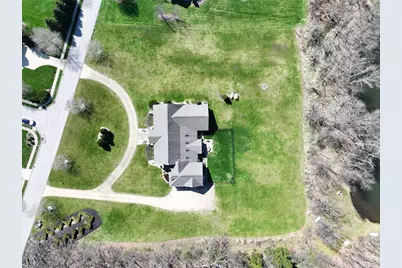 101 Majestic Dr, Adams Township, PA 16046 - Photo 2