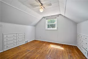3210 Thornwood Dr, Bethel Park, PA 15102 - Photo 14