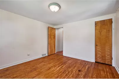 3210 Thornwood Dr, Bethel Park, PA 15102 - Photo 12