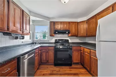 3210 Thornwood Dr, Bethel Park, PA 15102 - Photo 6