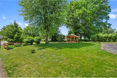 3210 Thornwood Dr, Bethel Park, PA 15102 - Photo 24