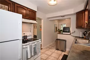 2404 Morrow Pl, Bethel Park, PA 15102 - Photo 12