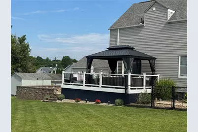 2119 Walnut Dr, Derry Township, PA 15650 - Photo 4