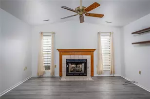 302 Brookstone Ct, Center Township, PA 16001 - Photo 6