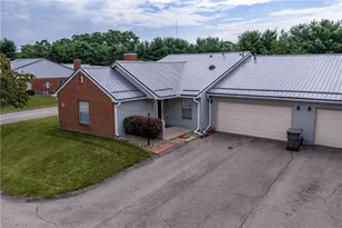 302 Brookstone Ct, Center Township, PA 16001 - Photo 4