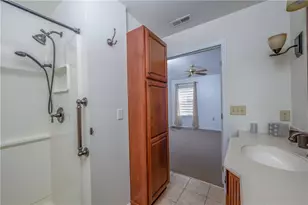 302 Brookstone Ct, Center Township, PA 16001 - Photo 18