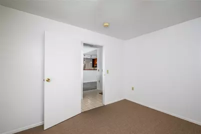 302 Brookstone Ct, Center Township, PA 16001 - Photo 22