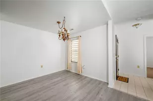 302 Brookstone Ct, Center Township, PA 16001 - Photo 10