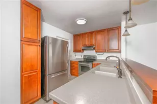 302 Brookstone Ct, Center Township, PA 16001 - Photo 14