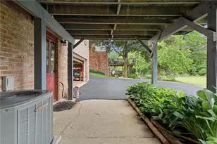 118 Brookmeade Dr, Ross Twp, PA 15237 - Photo 36