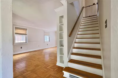 633 Crystal Dr, Pittsburgh, PA 15228 - Photo 18