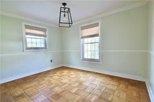 633 Crystal Dr, Pittsburgh, PA 15228 - Photo 6