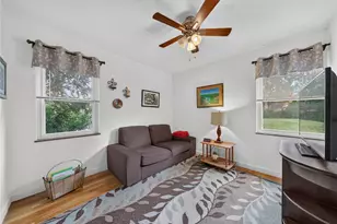 4329 Glen Lytle Rd, Pittsburgh, PA 15217 - Photo 14