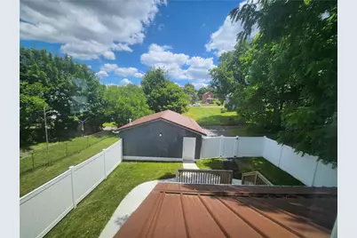 517 Hamilton Ave, Farrell, PA 16121 - Photo 12