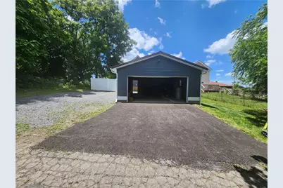 517 Hamilton Ave, Farrell, PA 16121 - Photo 14