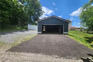 517 Hamilton Ave, Farrell, PA 16121 - Photo 14