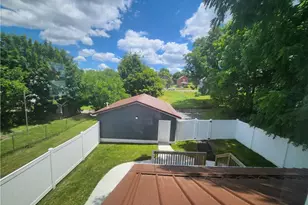 517 Hamilton Ave, Farrell, PA 16121 - Photo 12