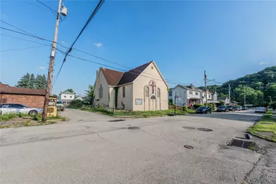 112 S 13th St, Jeannette, PA 15644 - Photo 2
