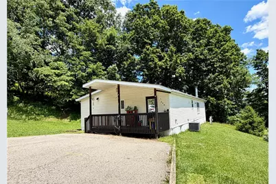 820 Maple Ct, Cranberry Township, PA 16066 - Photo 2