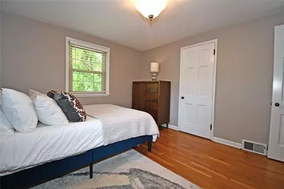 75 Iroquois Dr, Pittsburgh, PA 15228 - Photo 14