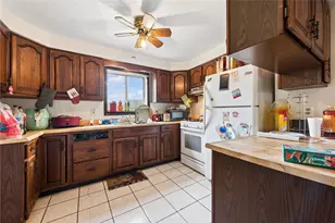 571 3rd St, Pitcairn, PA 15140 - Photo 2