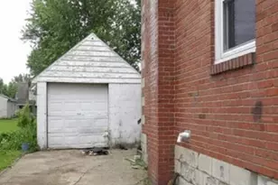 799 Wengler Ave, Sharon, PA 16146 - Photo 2