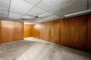 239 Barth Ave, Pittsburgh, PA 15228 - Photo 24