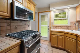 524 Brinwood Ave, Pittsburgh, PA 15227 - Photo 10