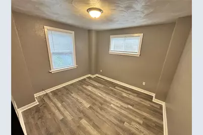327 Mathews St, Pittsburgh, PA 15210 - Photo 10