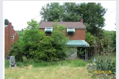 450 Cedar St, Jeannette, PA 15644 - Photo 1