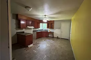 311 Hoon Ave, Farrell, PA 16121 - Photo 4