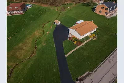 1123 Brookshire Dr, Shenango Township, PA 16101 - Photo 2