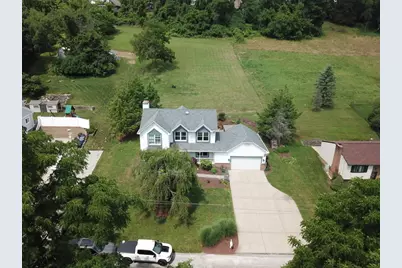 148 S Duane Dr, Pittsburgh, PA 15239 - Photo 2