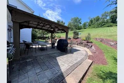 148 S Duane Dr, Pittsburgh, PA 15239 - Photo 38