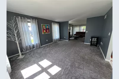 148 S Duane Dr, Pittsburgh, PA 15239 - Photo 18