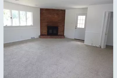 3611 W 3rd Ave, West Mayfield, PA 15010 - Photo 6