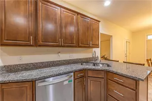1102 Cross Creek Dr, South Union Township, PA 15401 - Photo 4