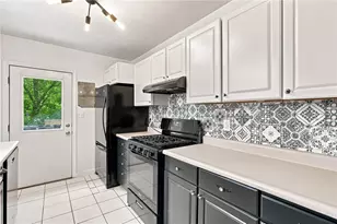 420 Edgemont St, Pittsburgh, PA 15211 - Photo 8
