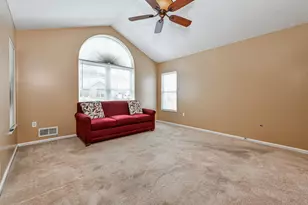 5128 Polo Fields Dr, Hampton, PA 15044 - Photo 4