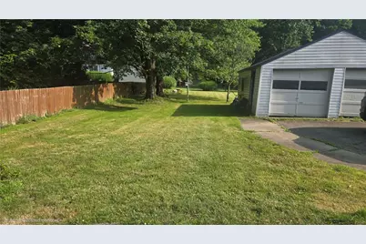 75 Sherrard Ave, Hempfield Township, PA 16125 - Photo 4