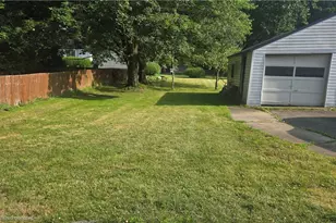 75 Sherrard Ave, Hempfield Township, PA 16125 - Photo 4
