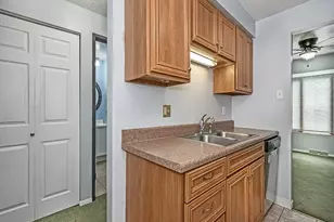 454 Willow Ct, Ross Twp, PA 15237 - Photo 4