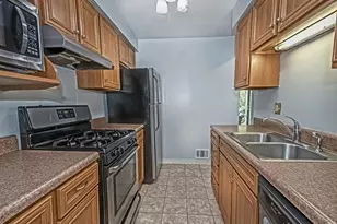 454 Willow Ct, Ross Twp, PA 15237 - Photo 2