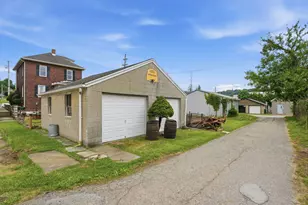 38 Franklin Ave, Ellwood City, PA 16117 - Photo 22