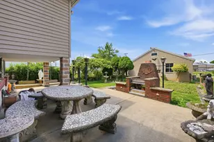 38 Franklin Ave, Ellwood City, PA 16117 - Photo 6