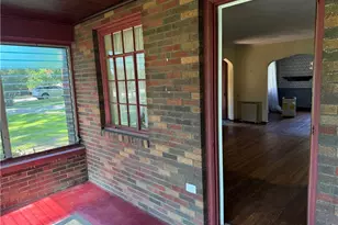 121 Woodhaven Ln, Ross Twp, PA 15237 - Photo 2