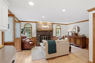 1318 Plantation Dr, Bethel Park, PA 15102 - Photo 14