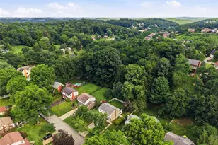 1318 Plantation Dr, Bethel Park, PA 15102 - Photo 46