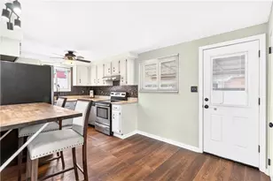 142 Helena St, West Mifflin, PA 15122 - Photo 6