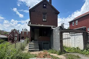 564 3rd St, Clairton, PA 15025 - Photo 4